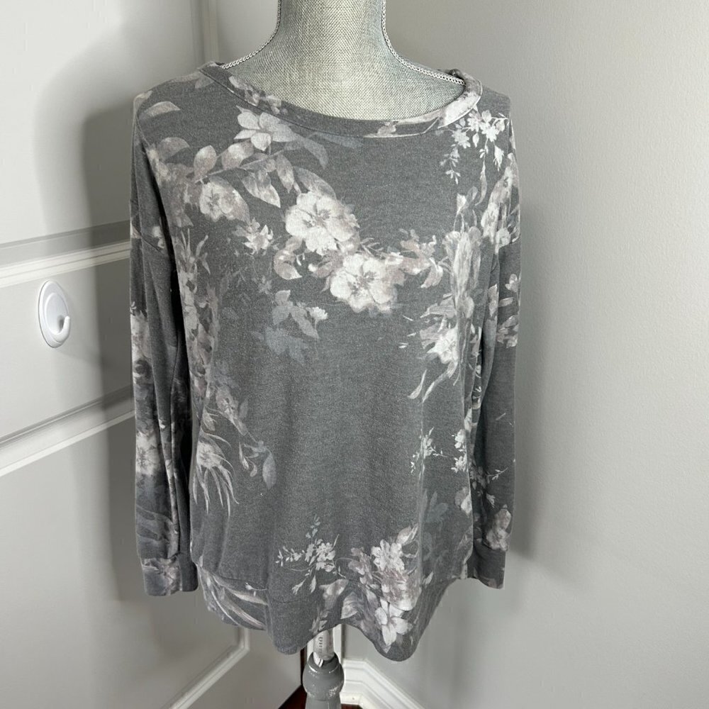 Chaser Cozy Raglan Knit Top Gray Floral Size M EUC - Picture 2 of 3